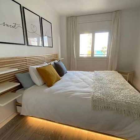 Amplio Apartamento Seaview Apartment ซาลอว์ ภายนอก รูปภาพ