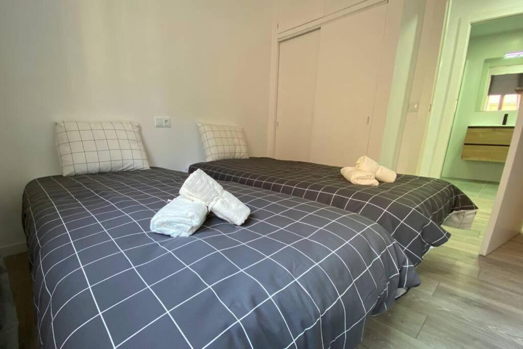 Amplio Apartamento Seaview Apartment ซาลอว์ ภายนอก รูปภาพ